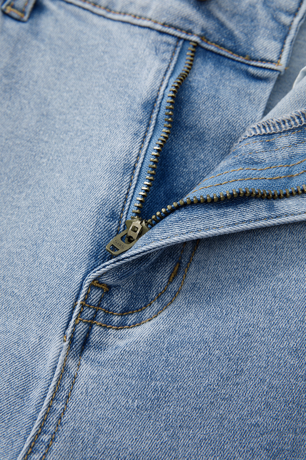 Beau Blue Cargo Bows