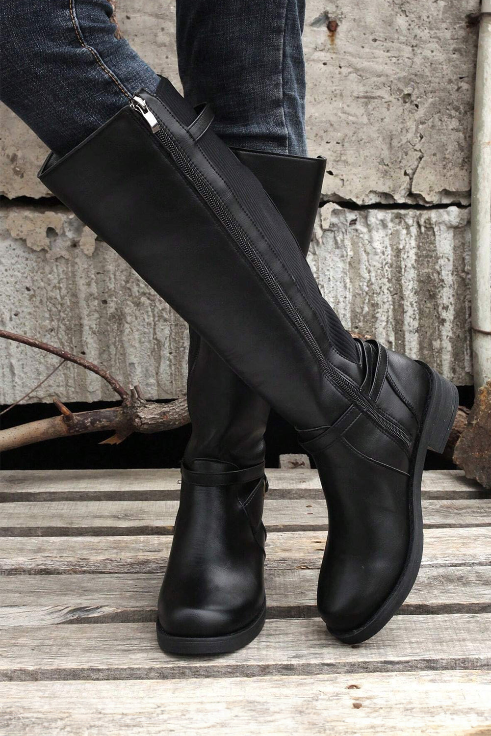 Noir Rise Knee Boots